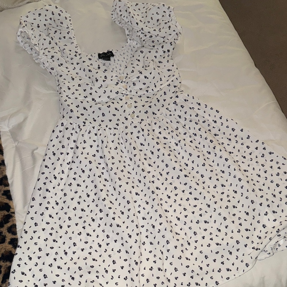 Urban Heritage White and Black Floral Dress